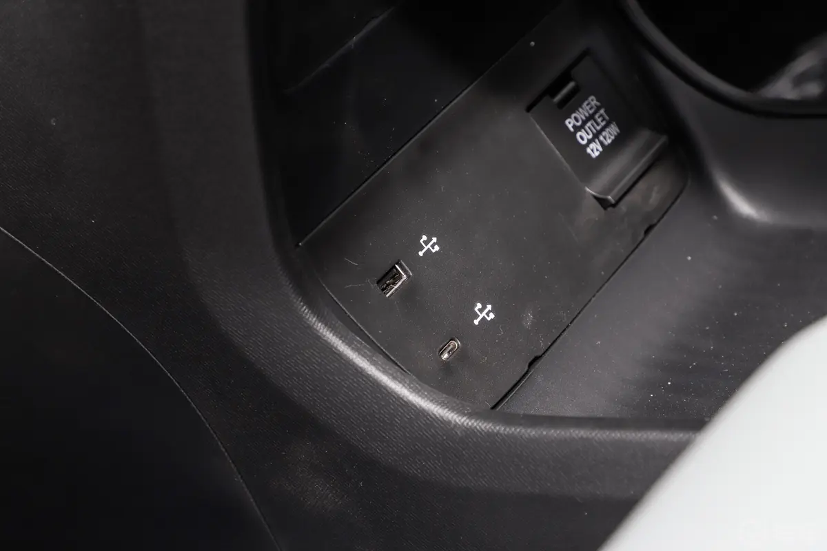 荣威D6520km 尊享版中控