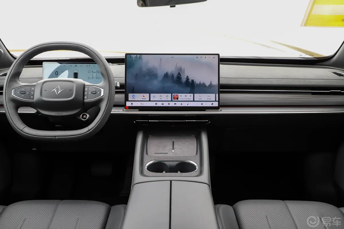 eπ007纯电版 550km 后驱智驾版中控台整体
