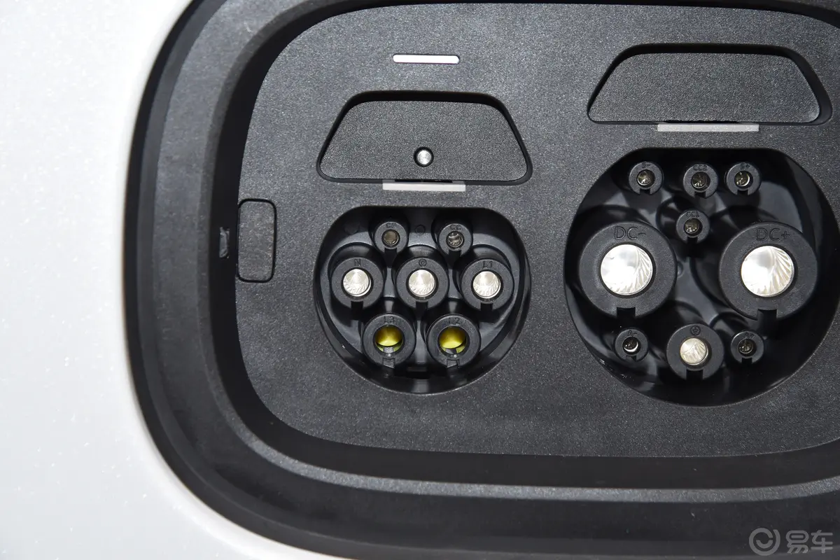 理想L7Ultra 智能焕新版慢充充电口