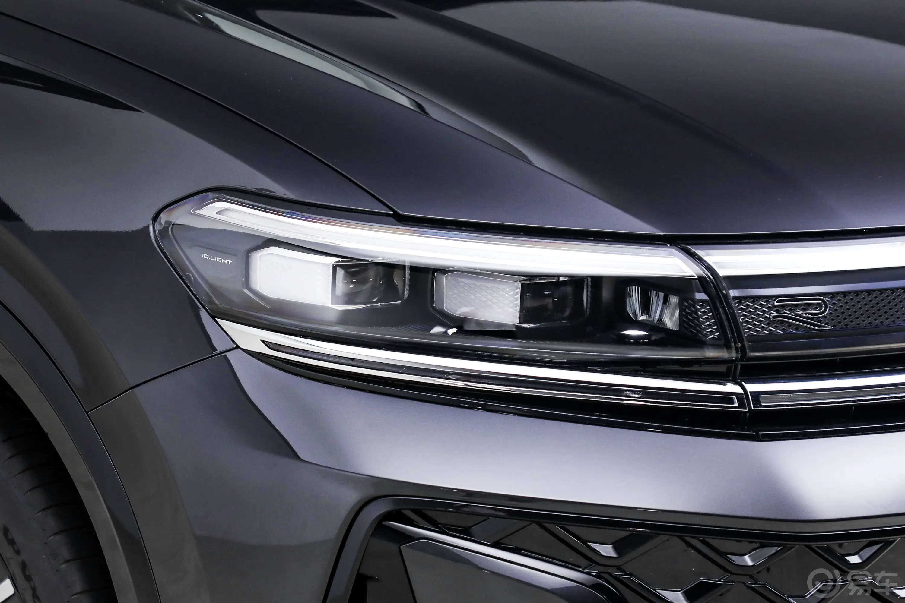 揽境450TSI 四驱R-Line高配版 6座大灯侧45度俯拍