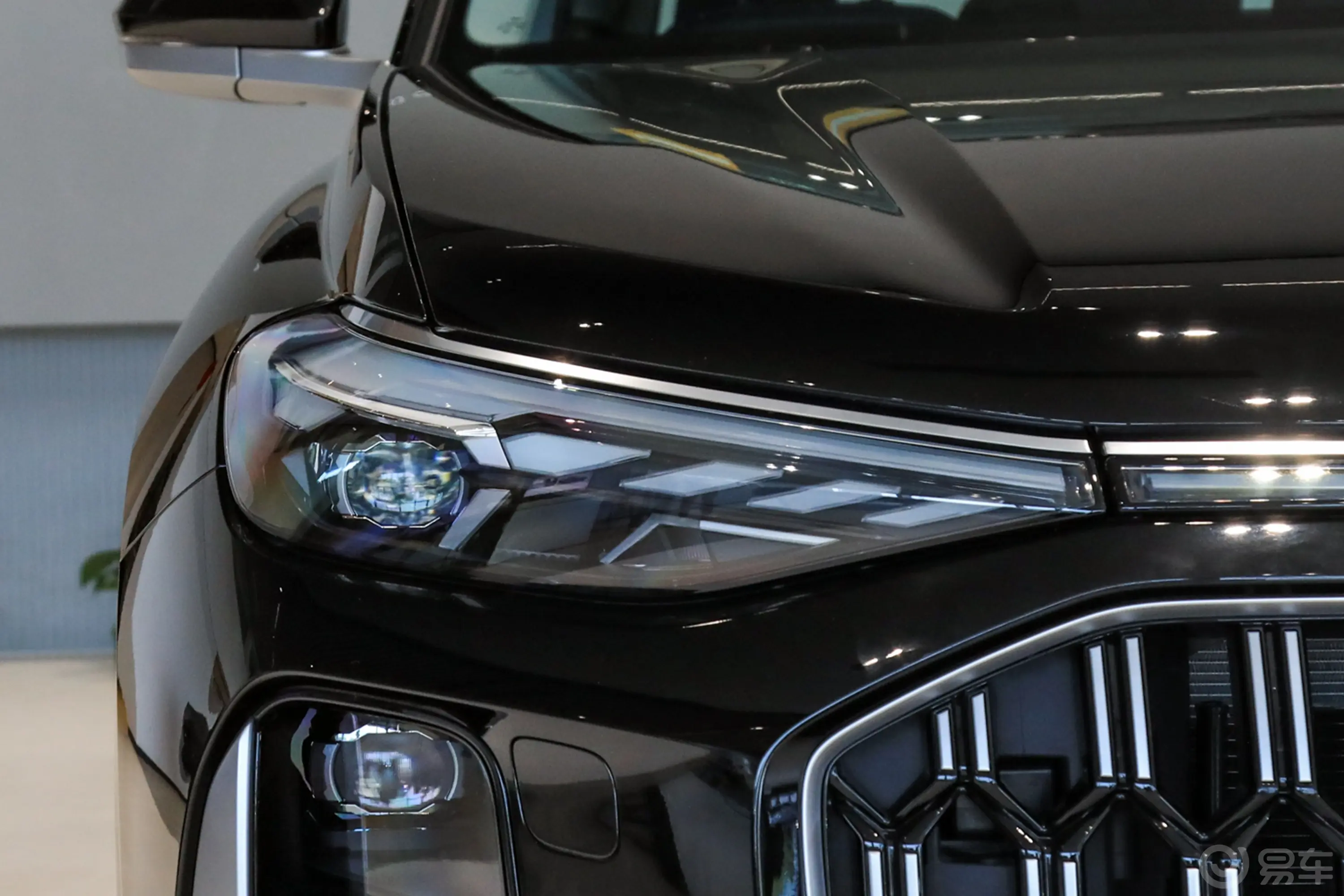 奥迪Q640 TFSI quattro 纪念版 7座外观灯组