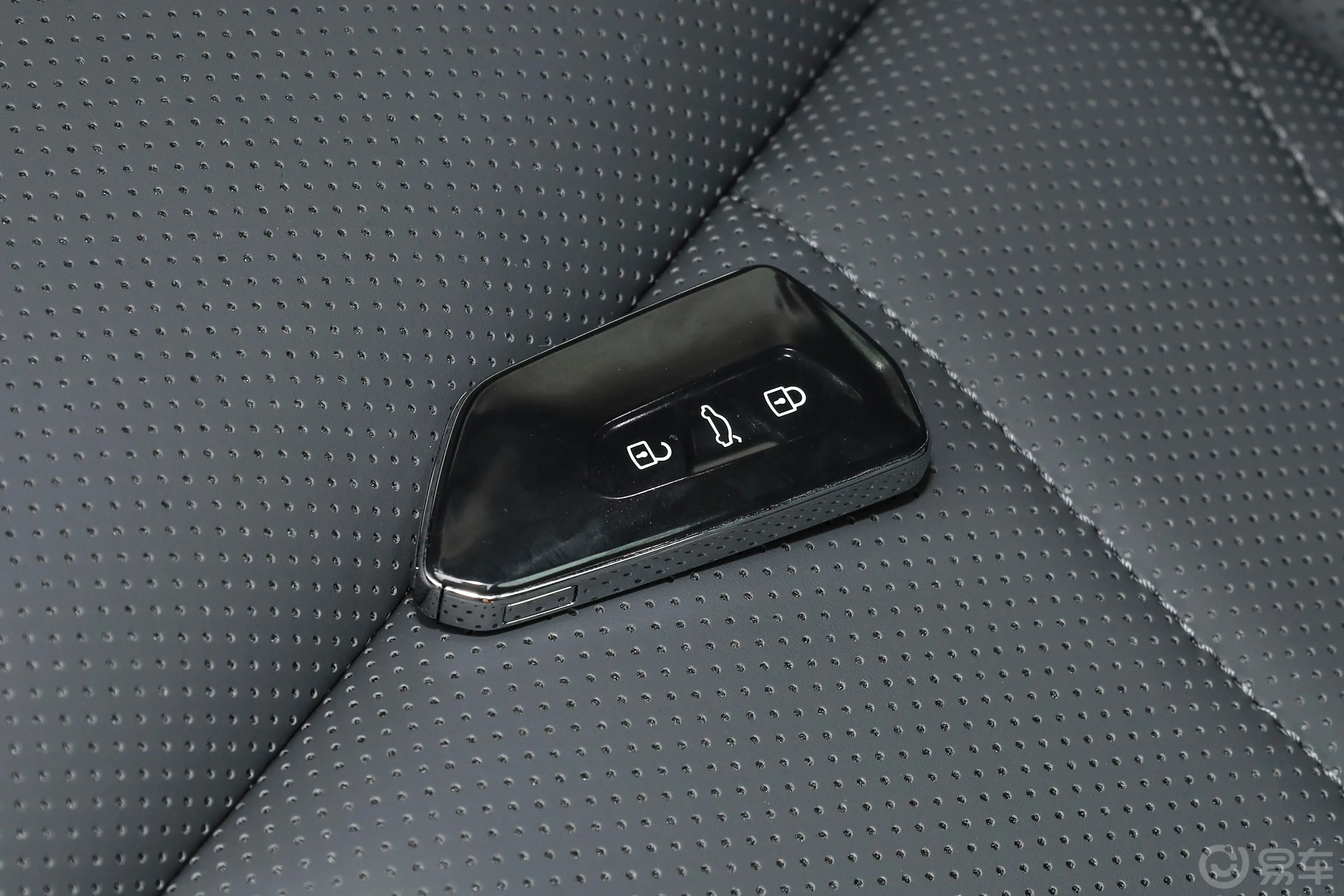 途观LPro 380TSI 两驱R-Line智领版钥匙正面