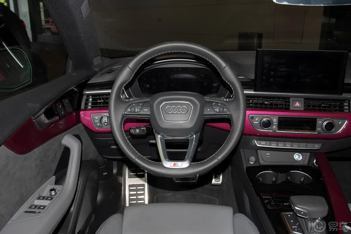 奥迪A5Sportback 40 TFSI 时尚动感型驾驶位区域
