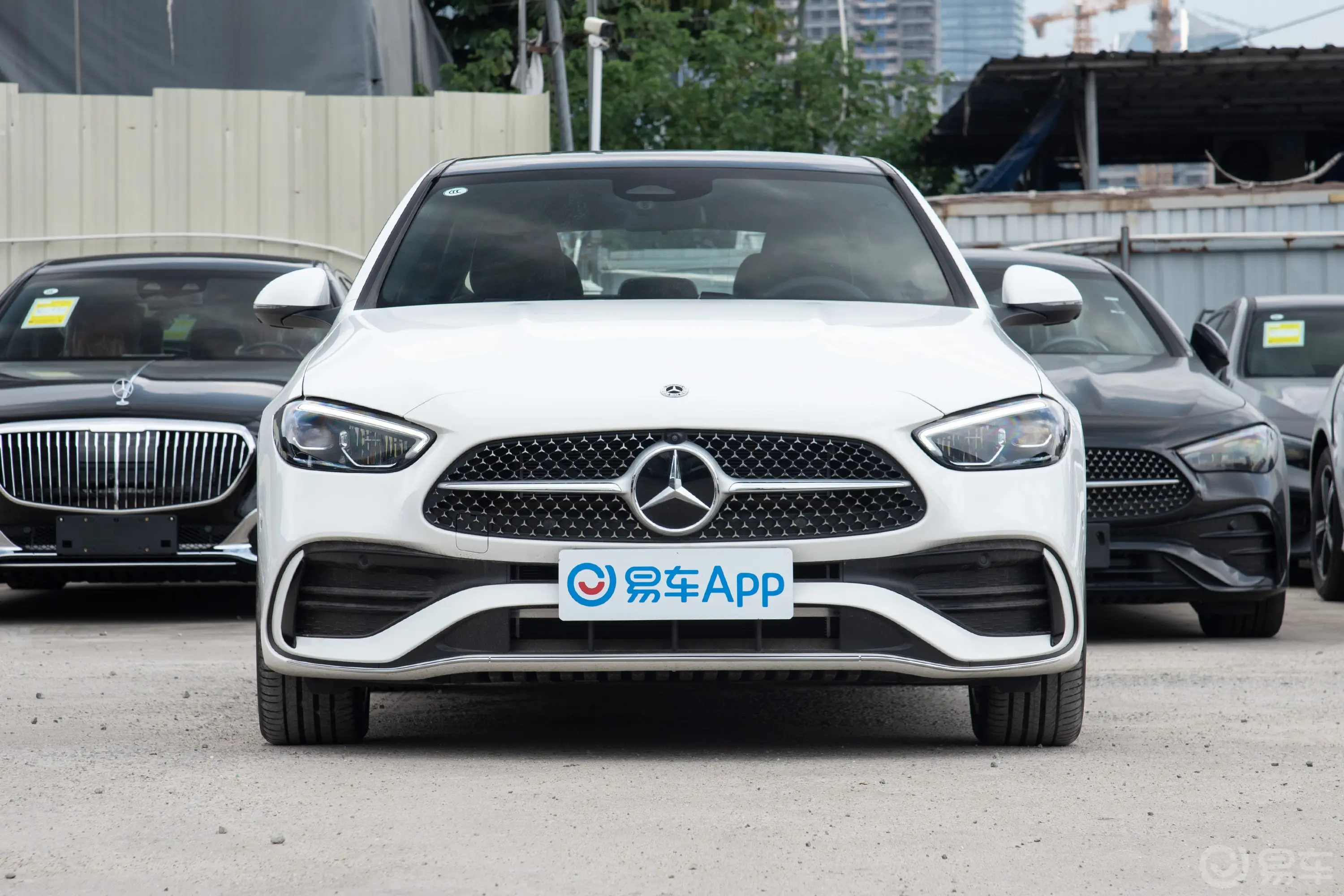 奔驰C级改款 C 260 L 4MATIC 运动版正前水平