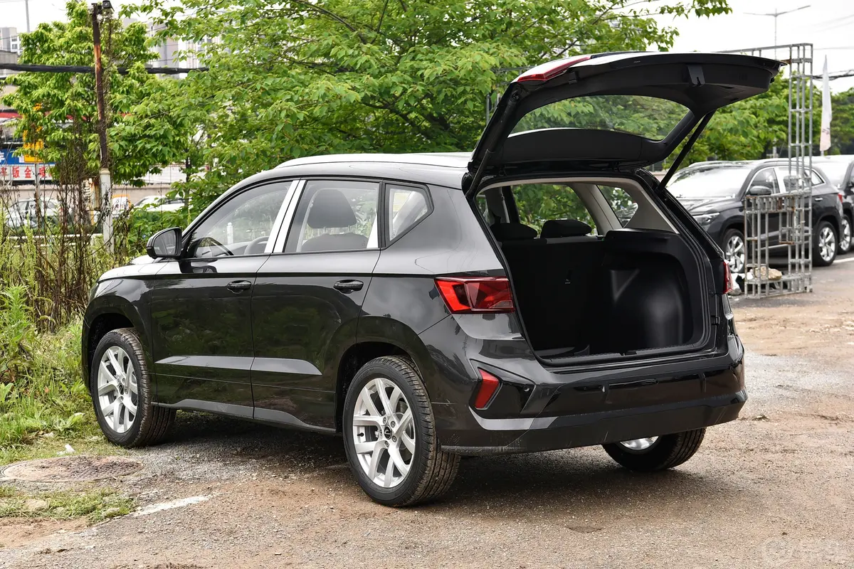 捷达VS5280TSI 手动好运Plus版后备厢开启45度侧拍