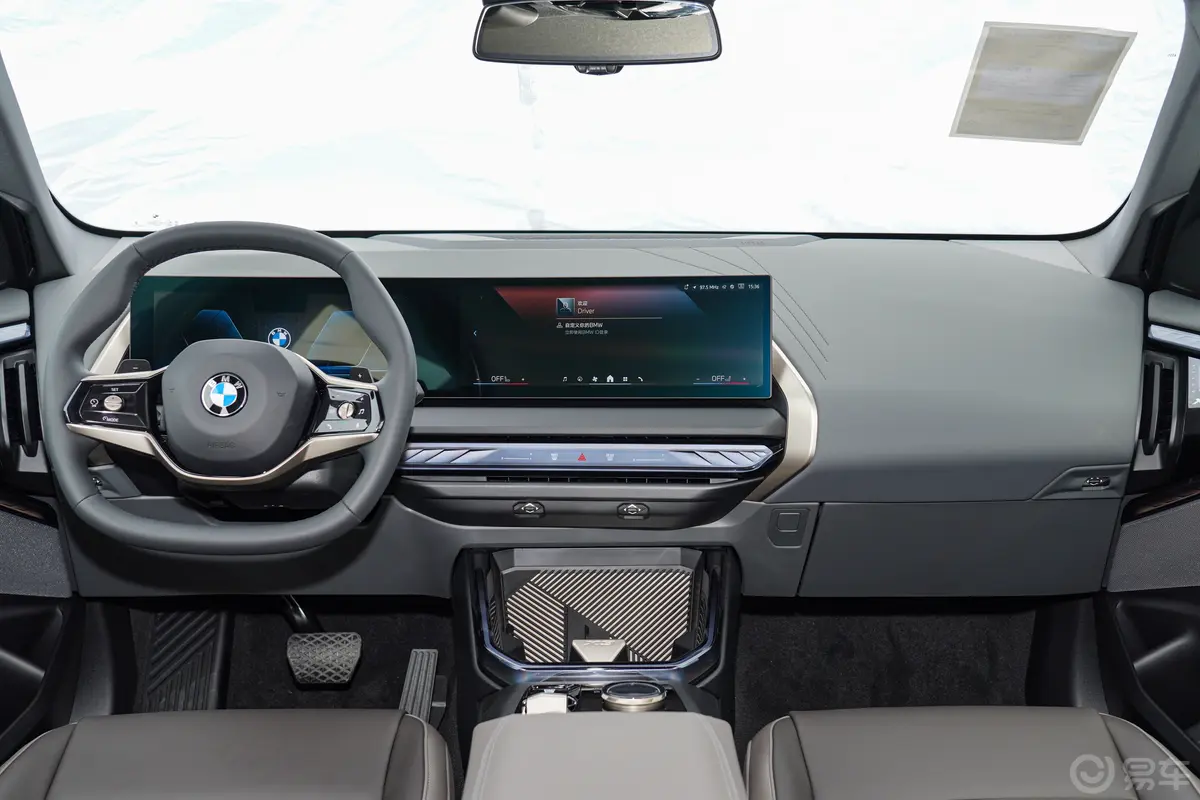 宝马X3xDrive25L 豪华套装中控台整体