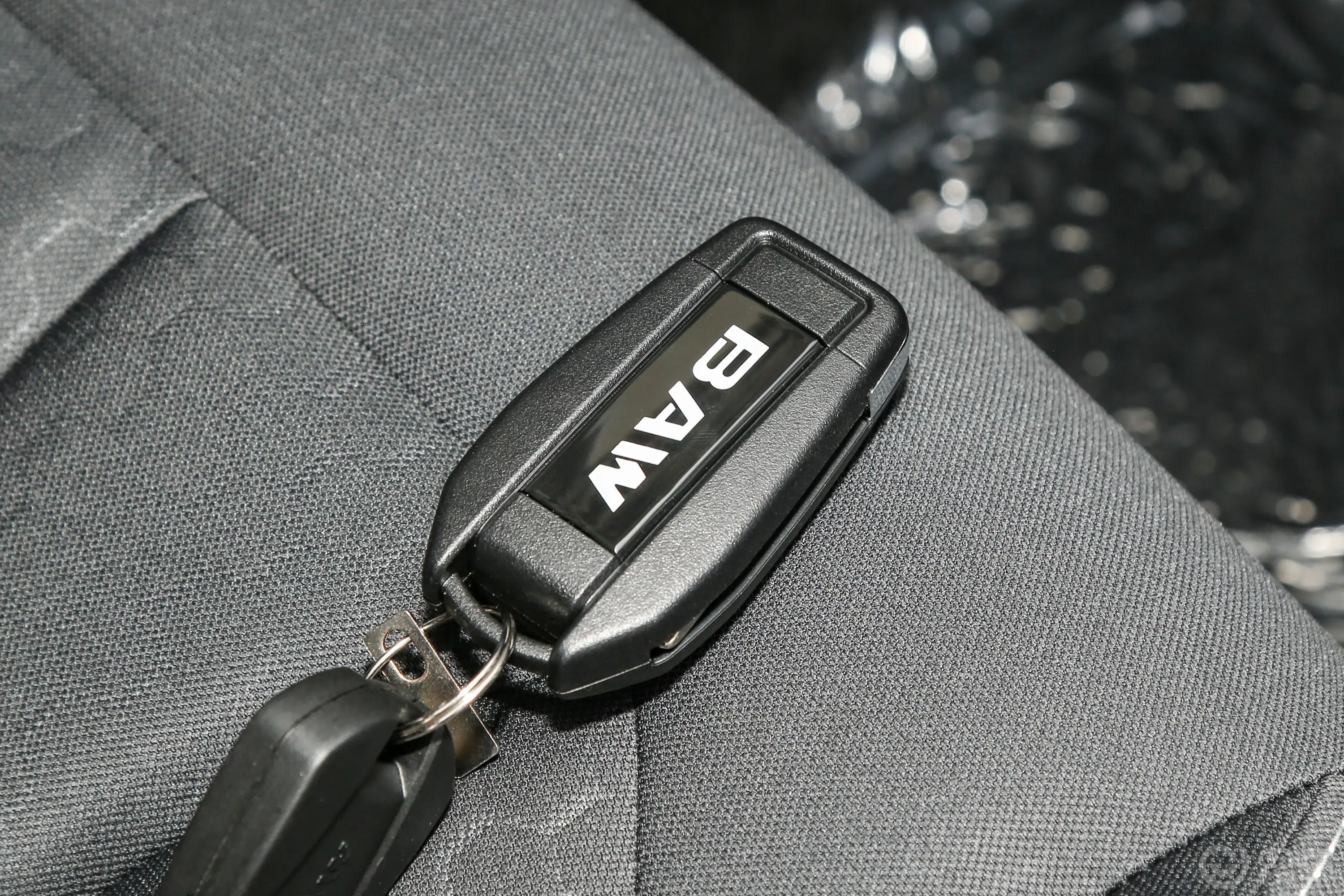 锐胜王牌M71.6L 手动长轴舒适版 7座主驾驶位