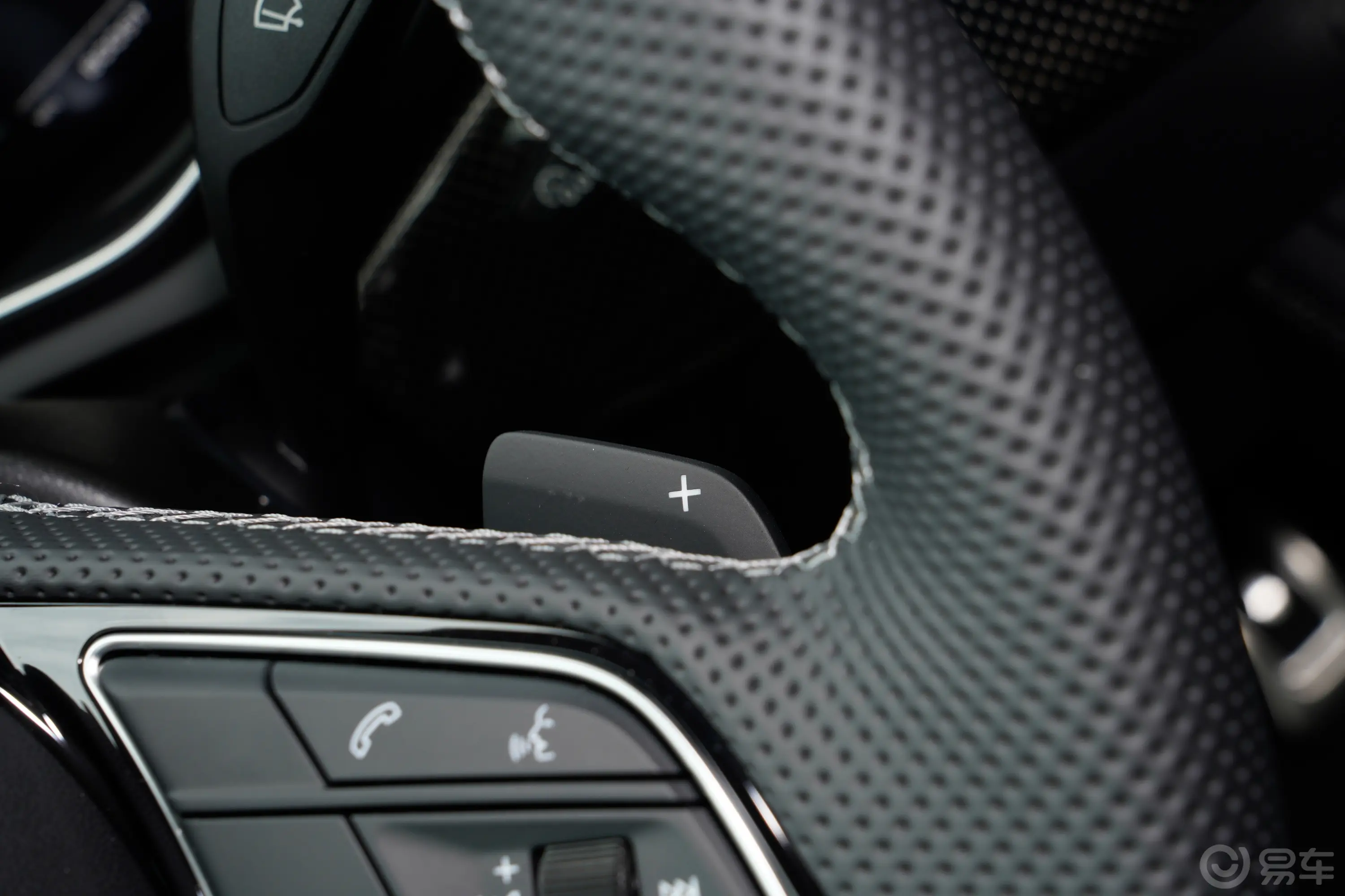 奥迪S4Avant 3.0T换挡拨片
