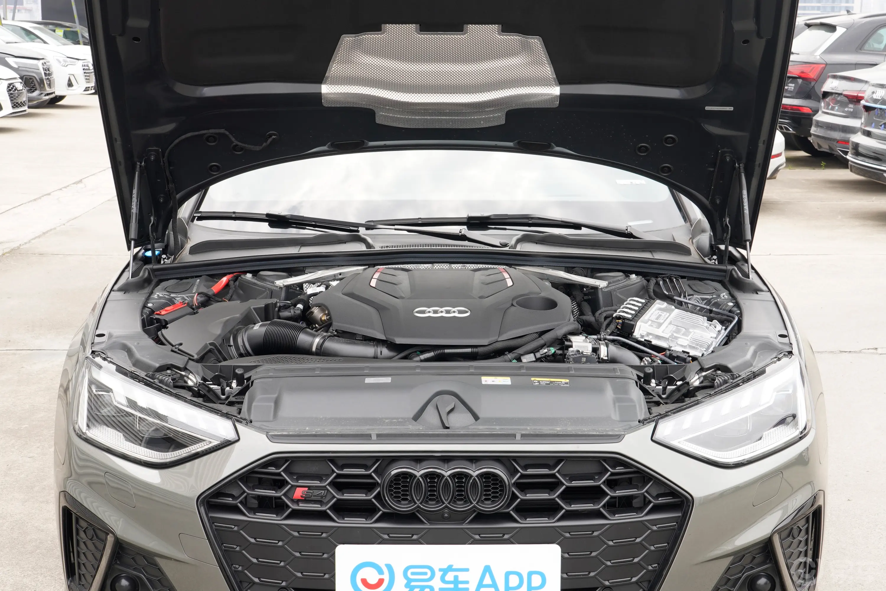 奥迪S4Avant 3.0T前舱整体
