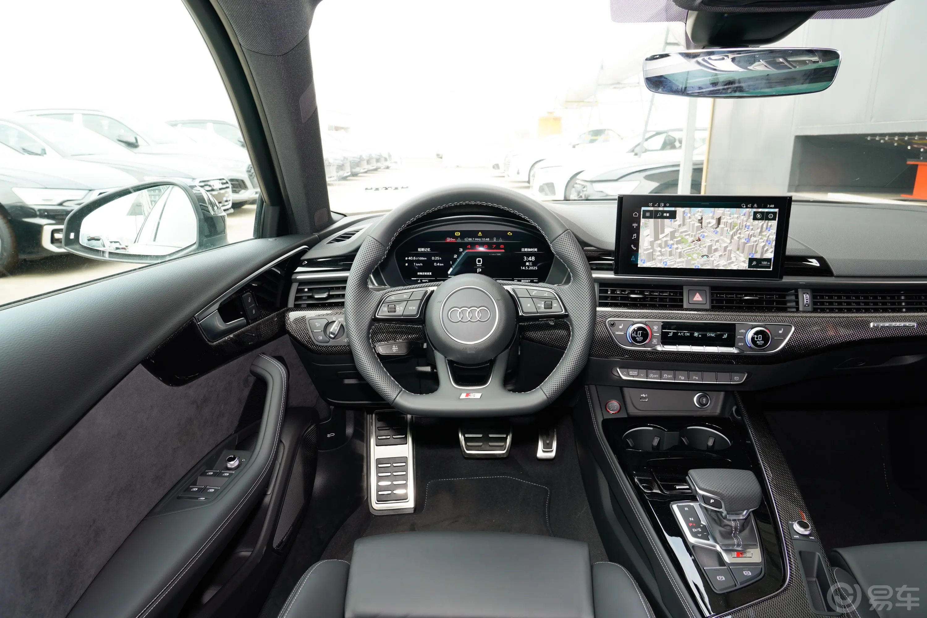 奥迪S4Avant 3.0T驾驶位区域