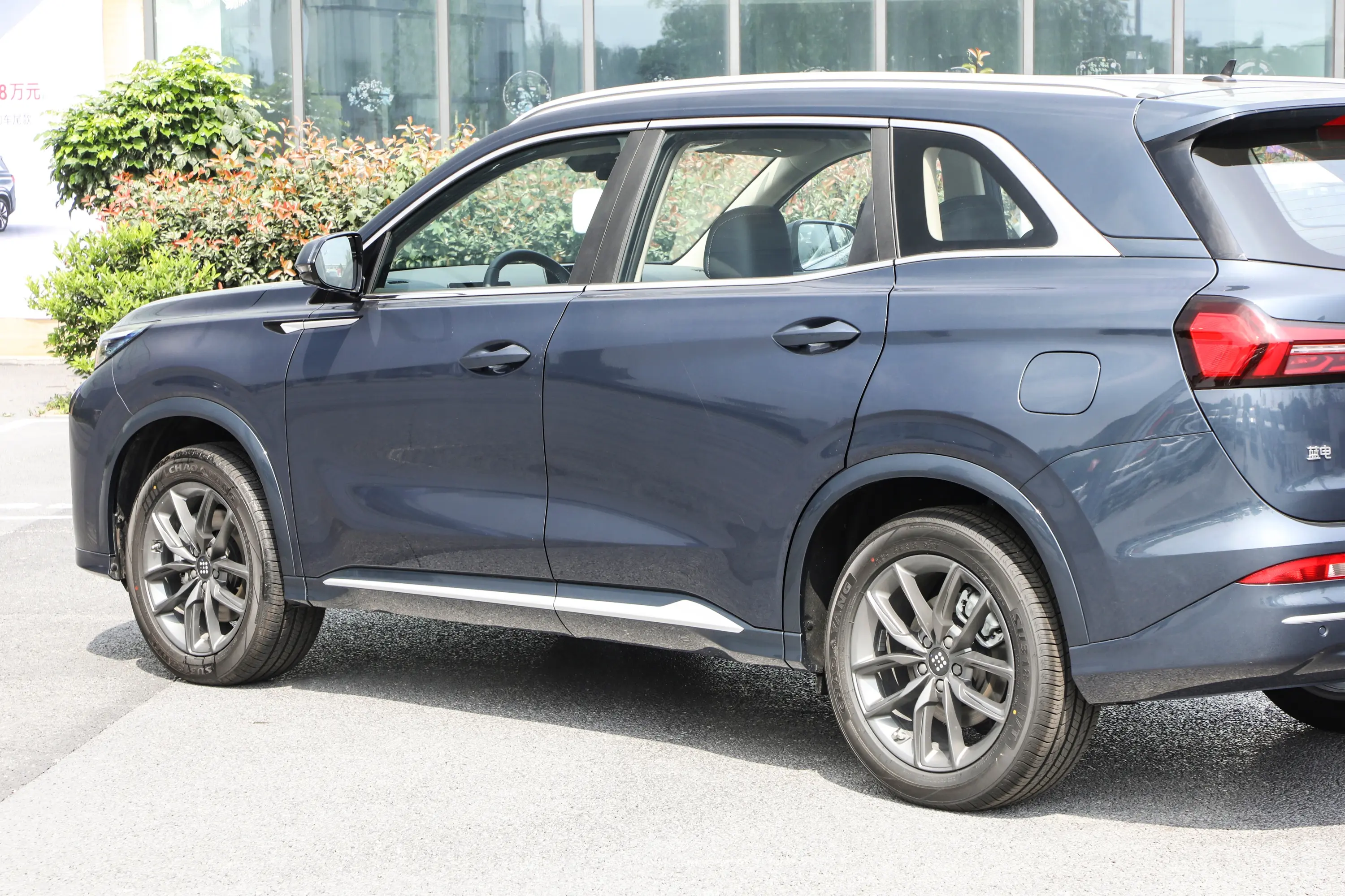 蓝电E5 PLUS1.5L 165km 长续航先享版 7座外观细节