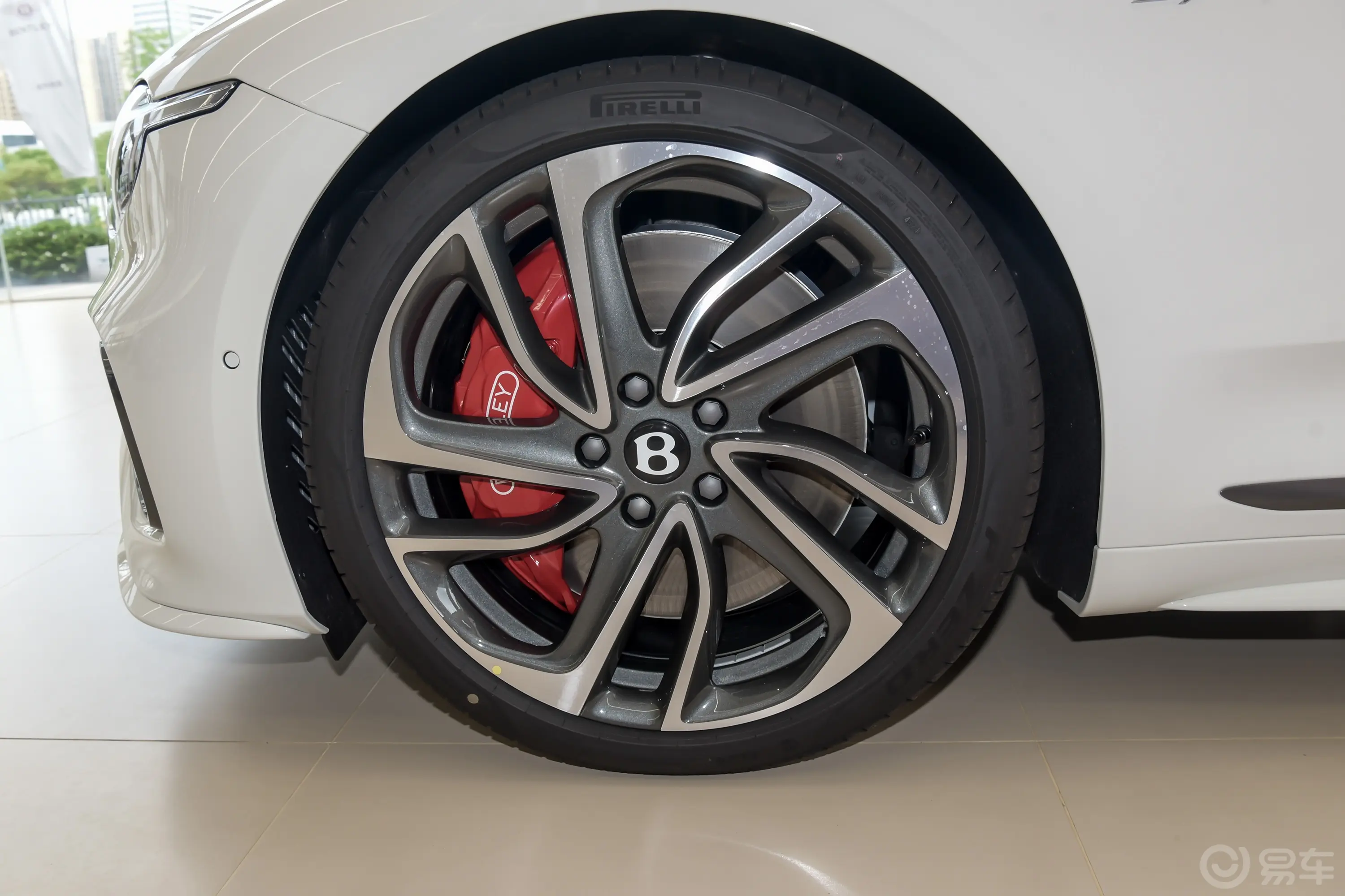 欧陆 插电混动GT 4.0T 81km 极致版前轮毂造型