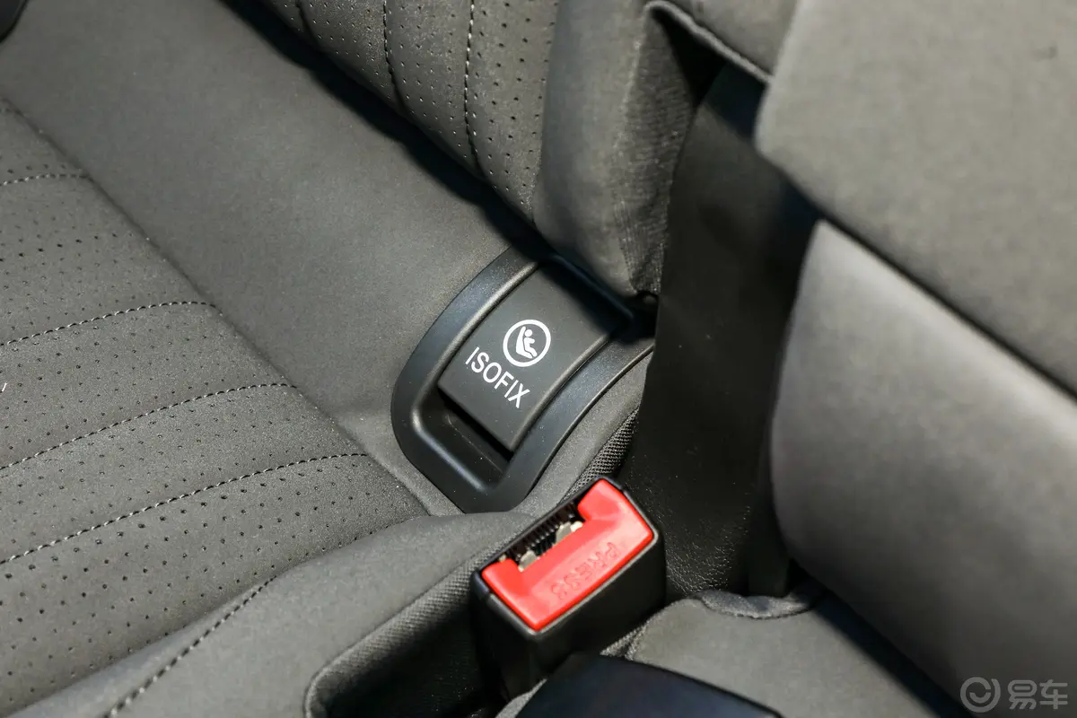 瑞虎8 PLUS C-DM1.5T 116km 舒适型 7座儿童座椅接口