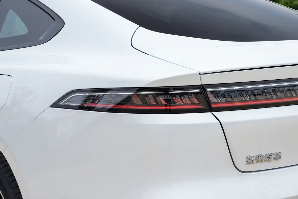 eπ007纯电版 650km 后驱Pro巡航版外观灯组