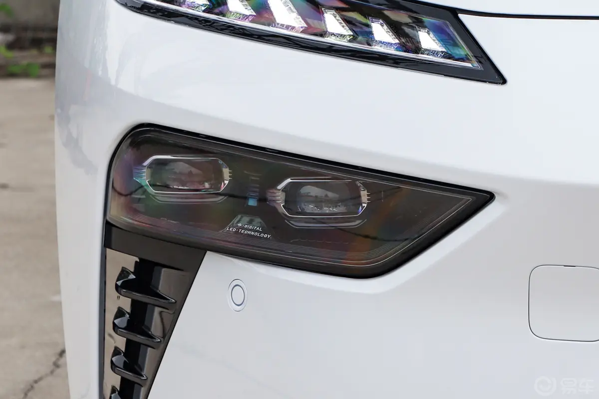 eπ007纯电版 650km 后驱Pro巡航版外观灯组