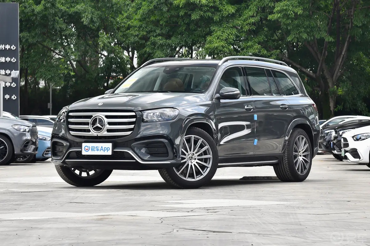 奔驰GLSGLS 450 4MATIC 豪华型侧前45度车头向左水平