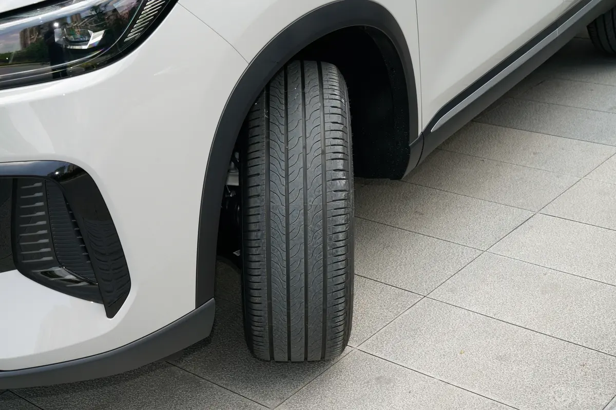 瑞虎8 PLUS1.6T 乘风版 7座轮胎花纹
