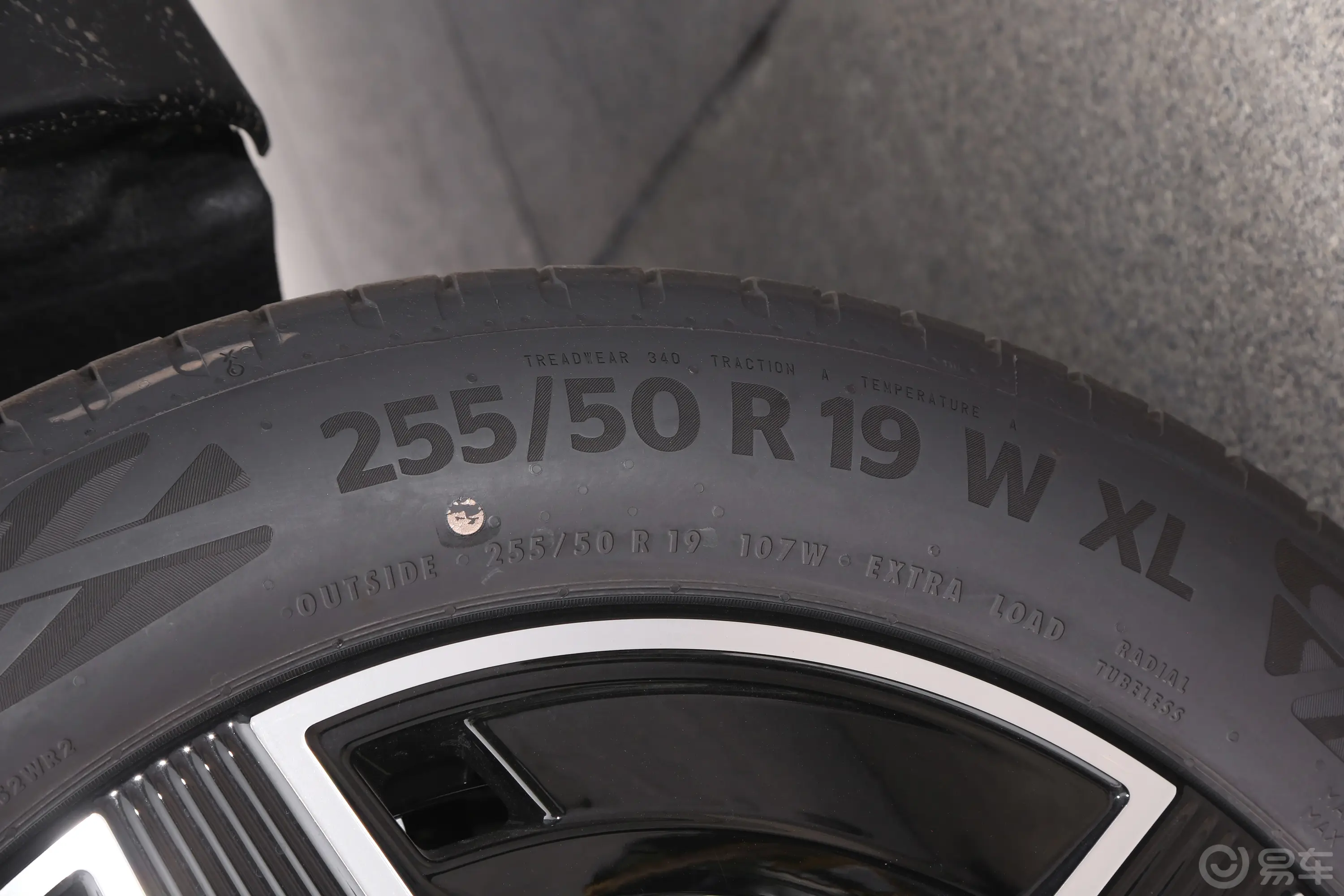 奔驰GLC轿跑改款 GLC 260 4MATIC 轿跑SUV后轮胎尺寸