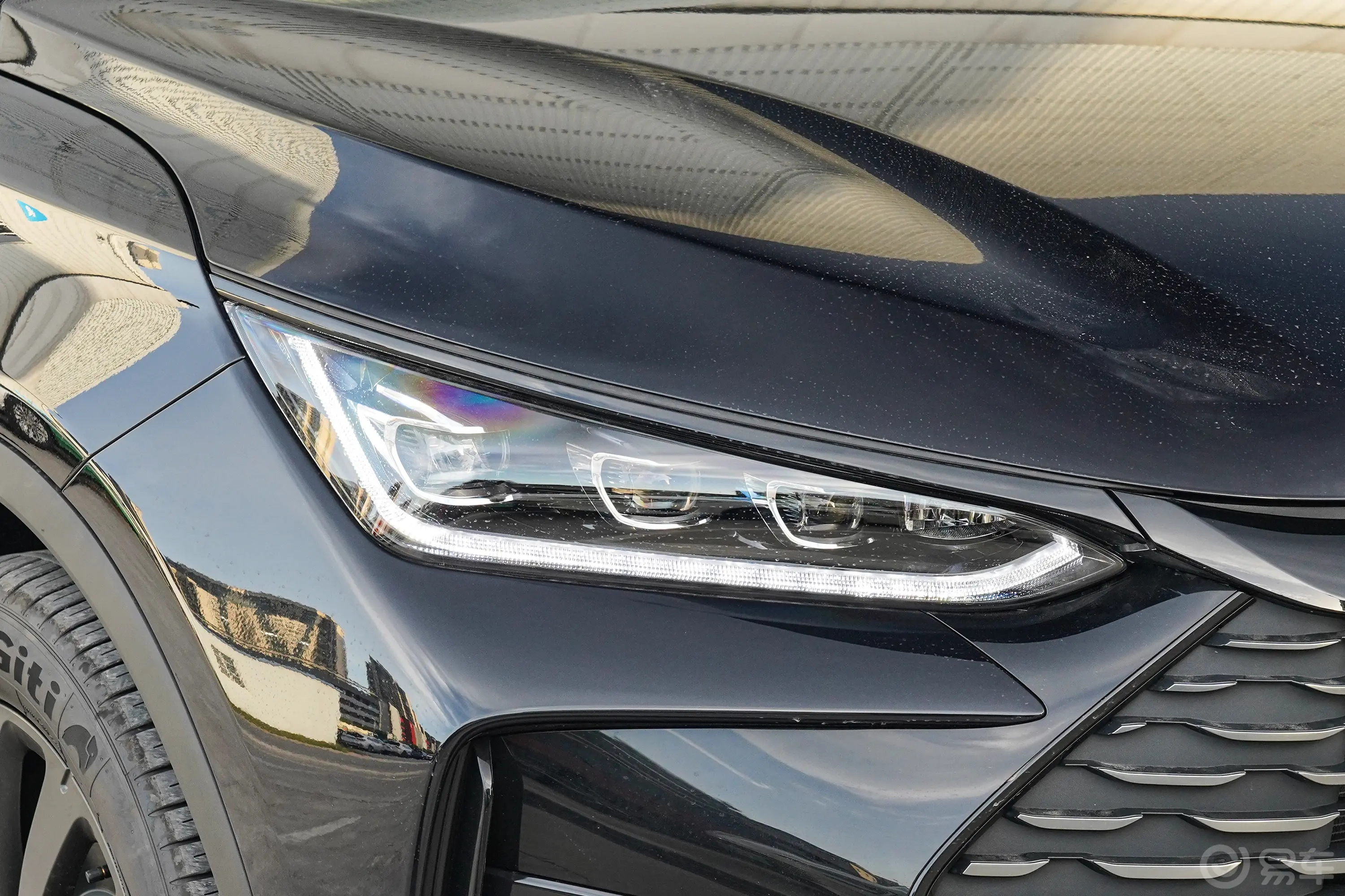 唐DM-i 智驾版 1.5T 175km 尊贵型大灯侧45度俯拍