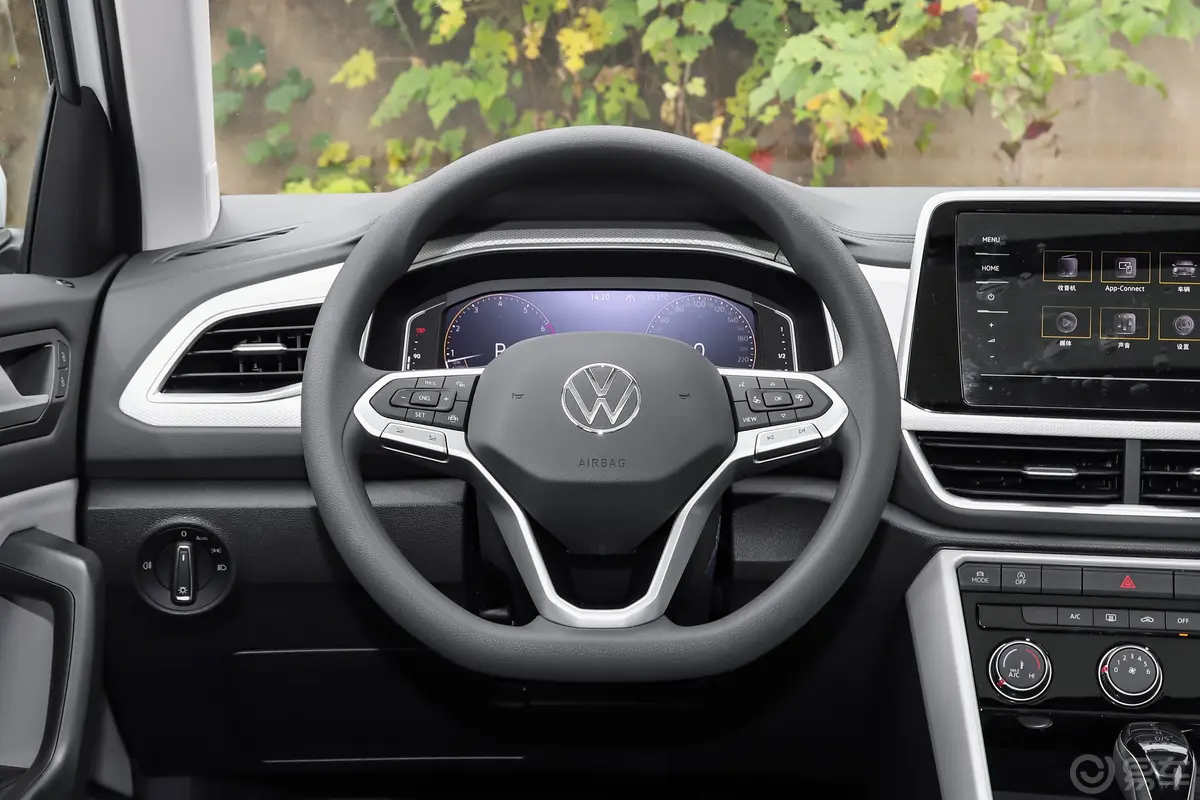 探歌280TSI 时光版方向盘