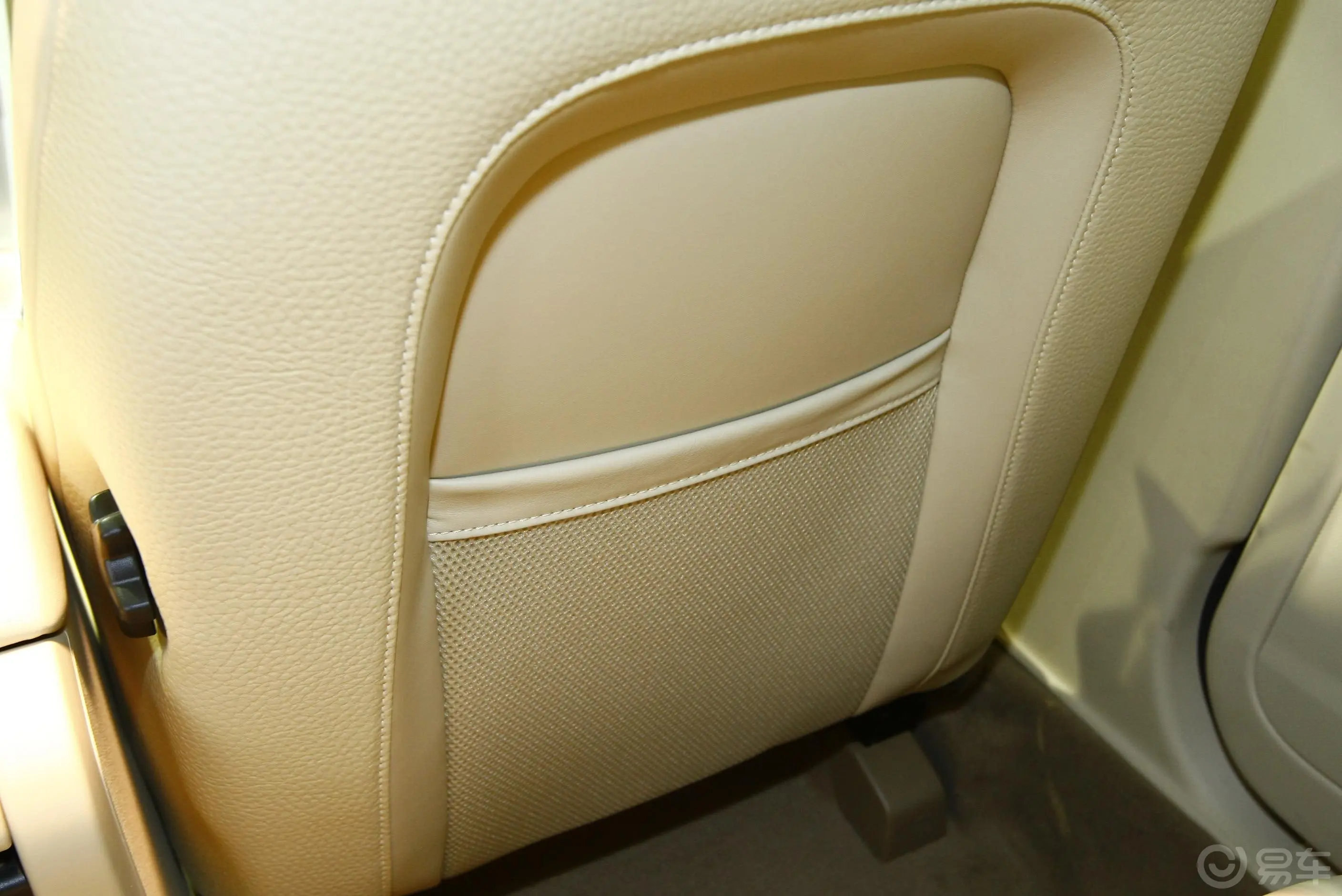 沃尔沃XC60(进口)T6 AWD 智雅版前排座椅后储物袋
