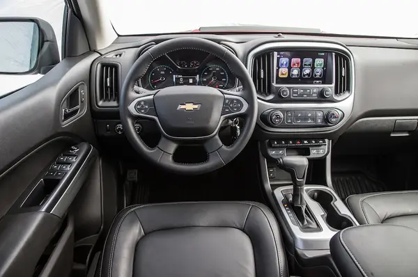 2018 款雪佛兰 Colorado ZR2 Duramax Diesel 前内饰仪表板