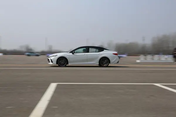 585A0302