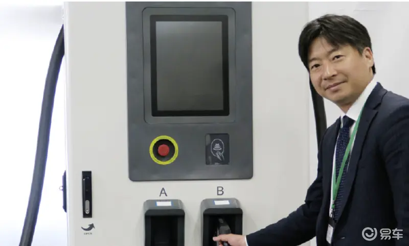 日本关西电力展示为2025年世博会试制的空中飞行汽车充电桩