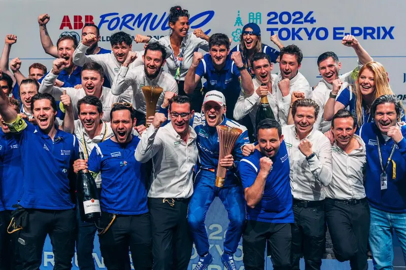 01_玛莎拉蒂MSG车队于2024 Formula E东京赛事夺冠
