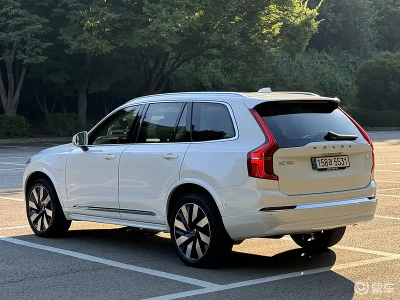 沃尔沃XC90：家庭旗舰SUV，安全舒适又强劲(图1)