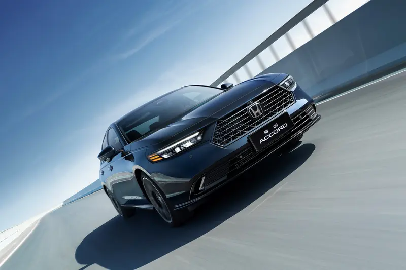 蓝色的汽车

描述已自动生成