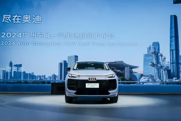 图注6：双激光雷达嵌入式设计，实现工业设计美学和功能性的和谐统一