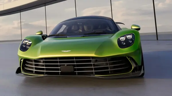 2025-aston-martin-valhalla (4)