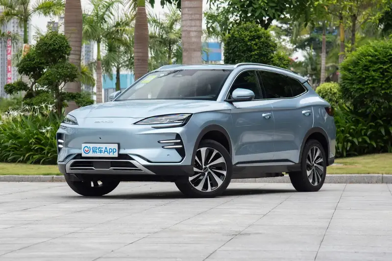宋PLUS新能源冠军版 EV 605km 旗舰PLUS侧前45度车头向左水平
