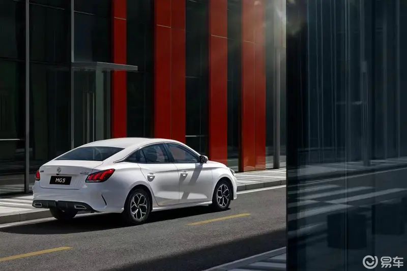The 2023 MG MG5 goes on sale starting at RMB 67,900