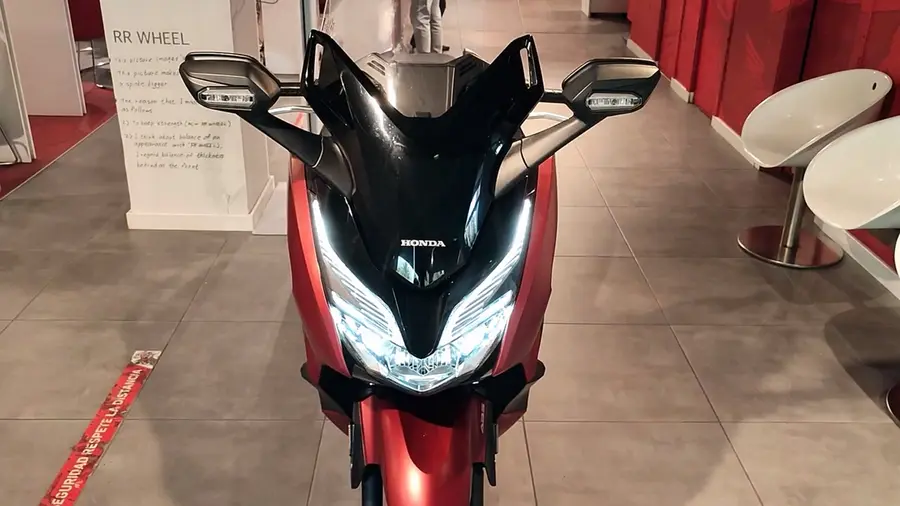 本田新款佛沙踏板车,排量125,水冷动力,配abs,续航500公里